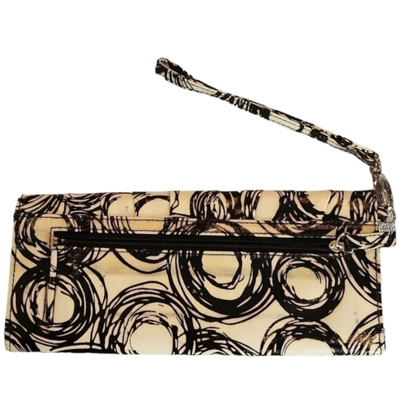 Women's Circle Design Wristlet Clutch - Picture 2 of 5